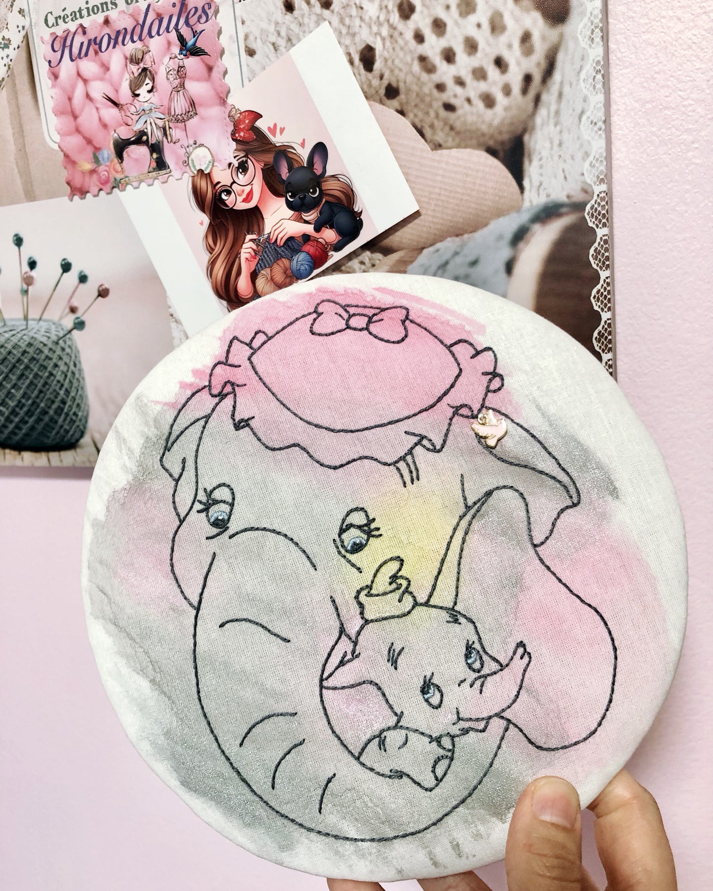 Broderie / aquarelle « Dumbo et sa maman »