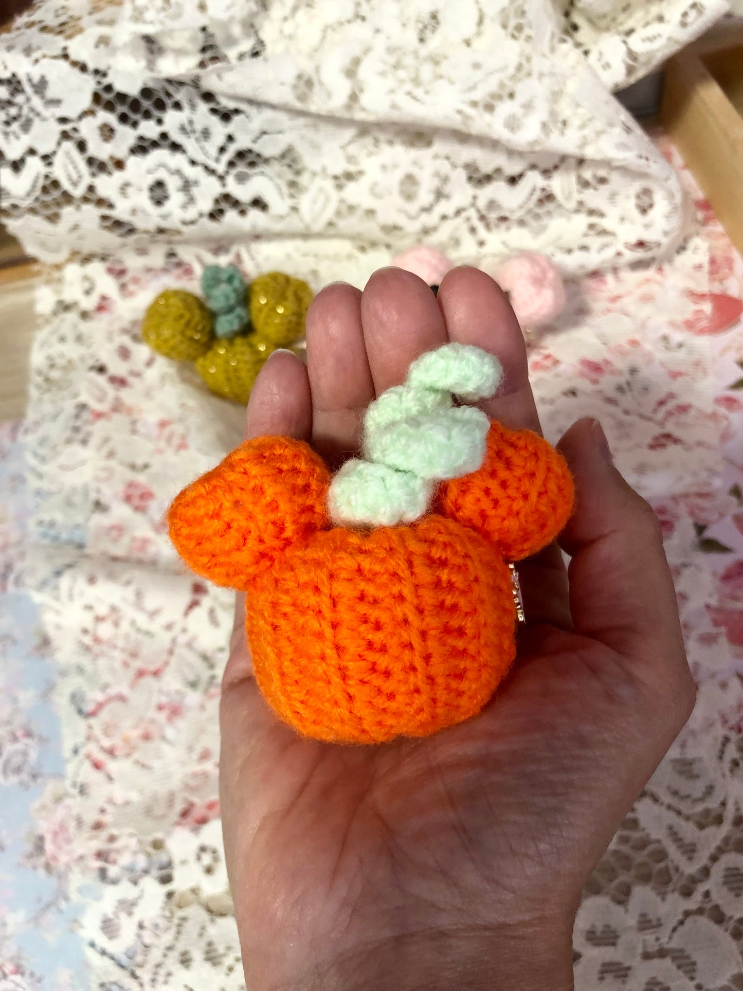 Mini-citrouille Mickey au crochet