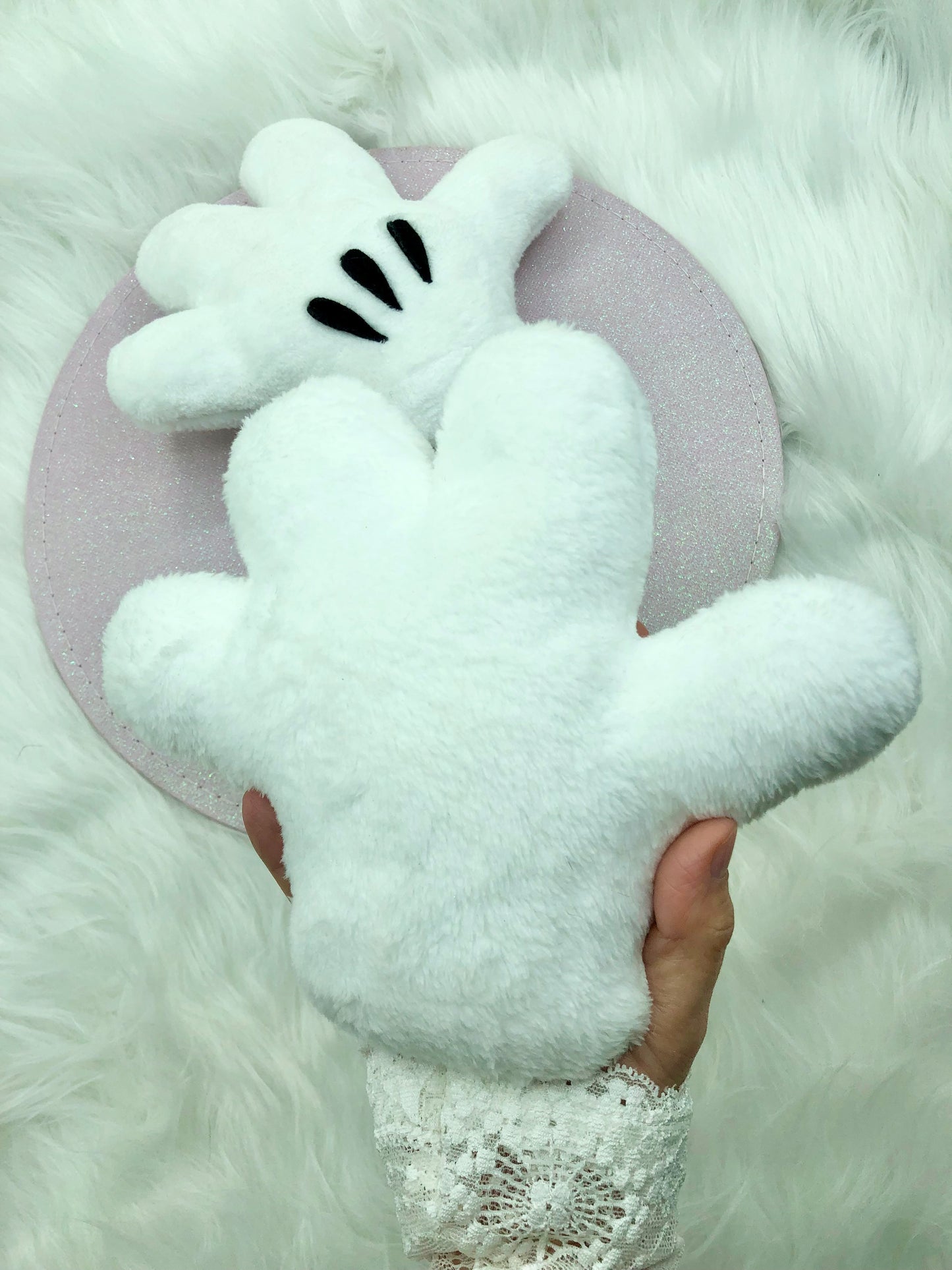 Mini coussin "main de Mickey"