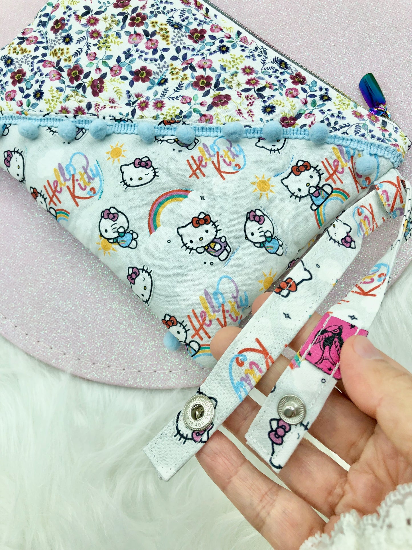 Pochette en tissu "Hello Kitty"