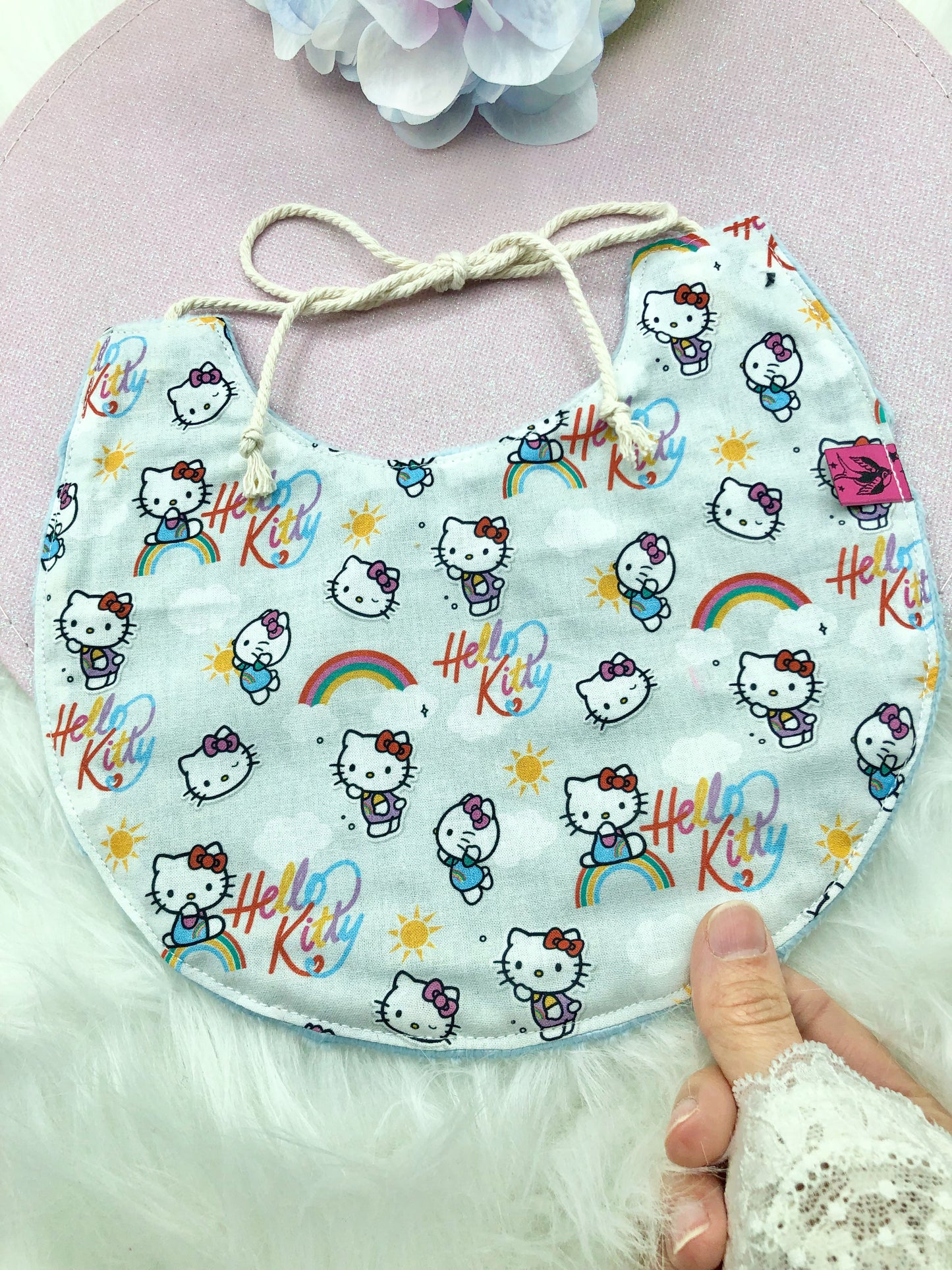 Bavoir "Hello Kitty"