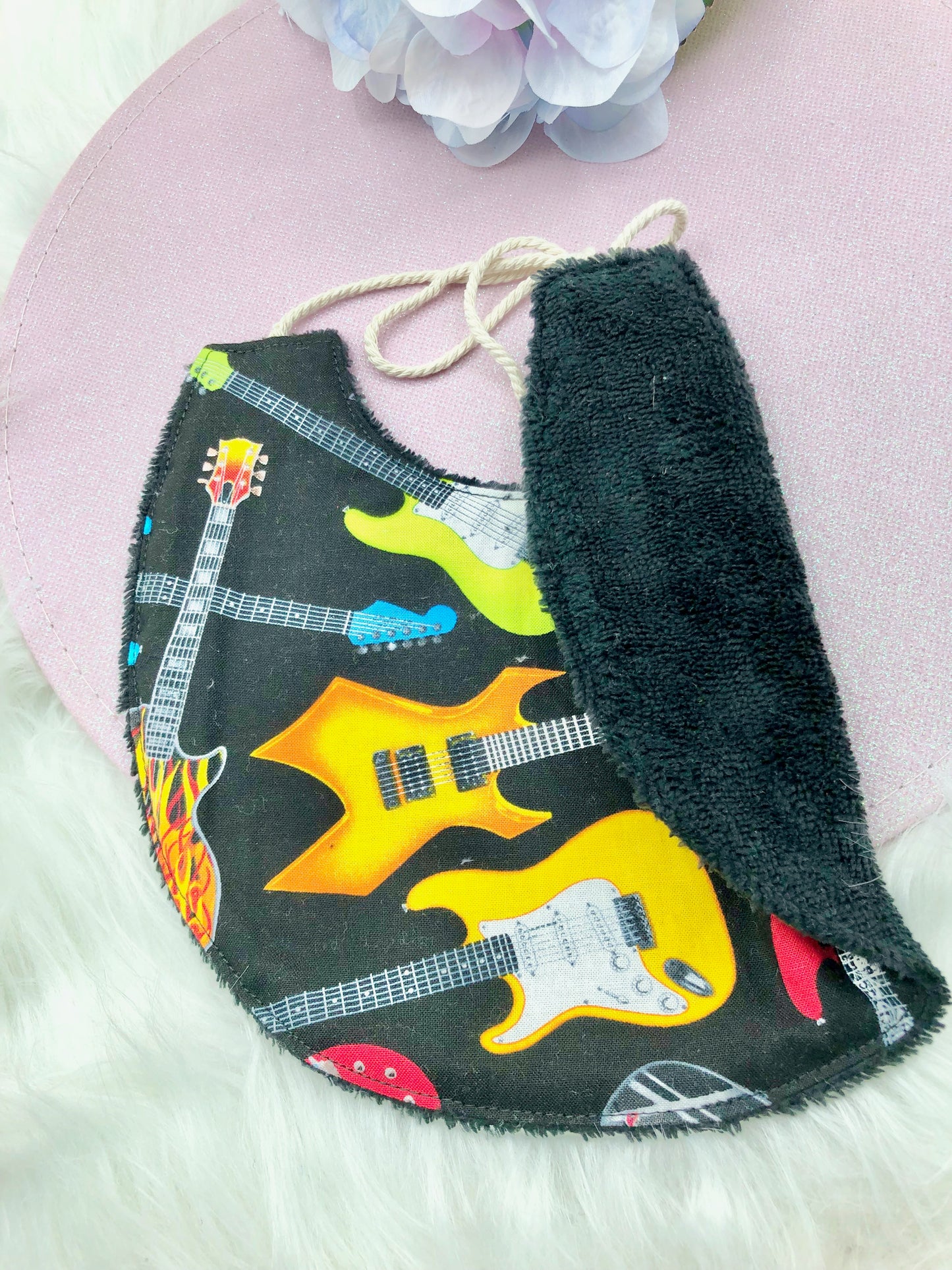 Bavoir "guitare"