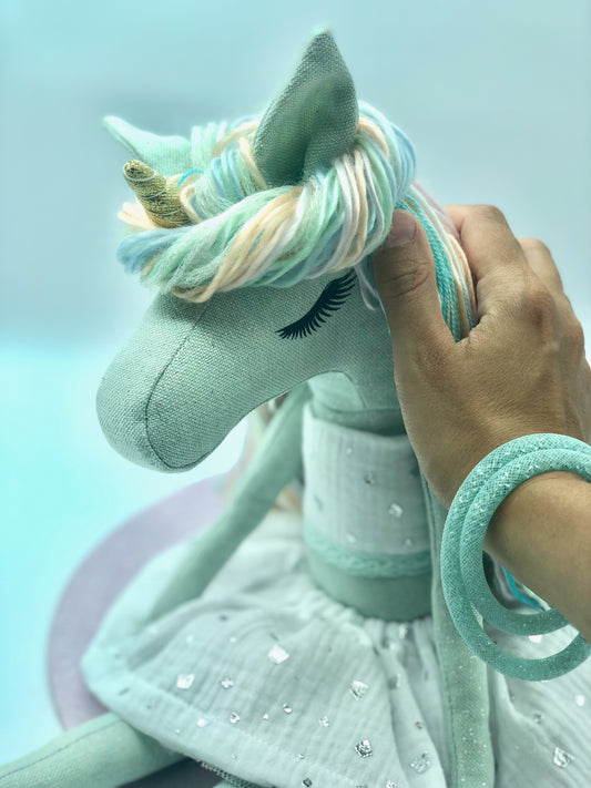 Poupée licorne vert d'eau "diamant"