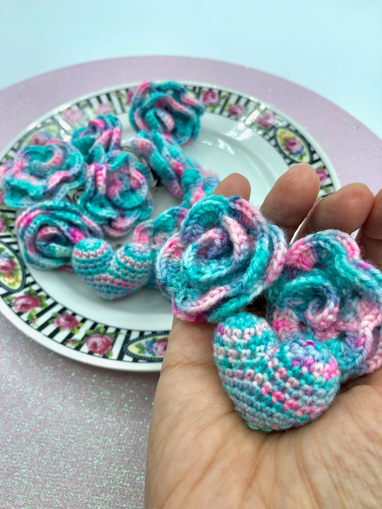 Bague au crochet ; couleur rose/vert