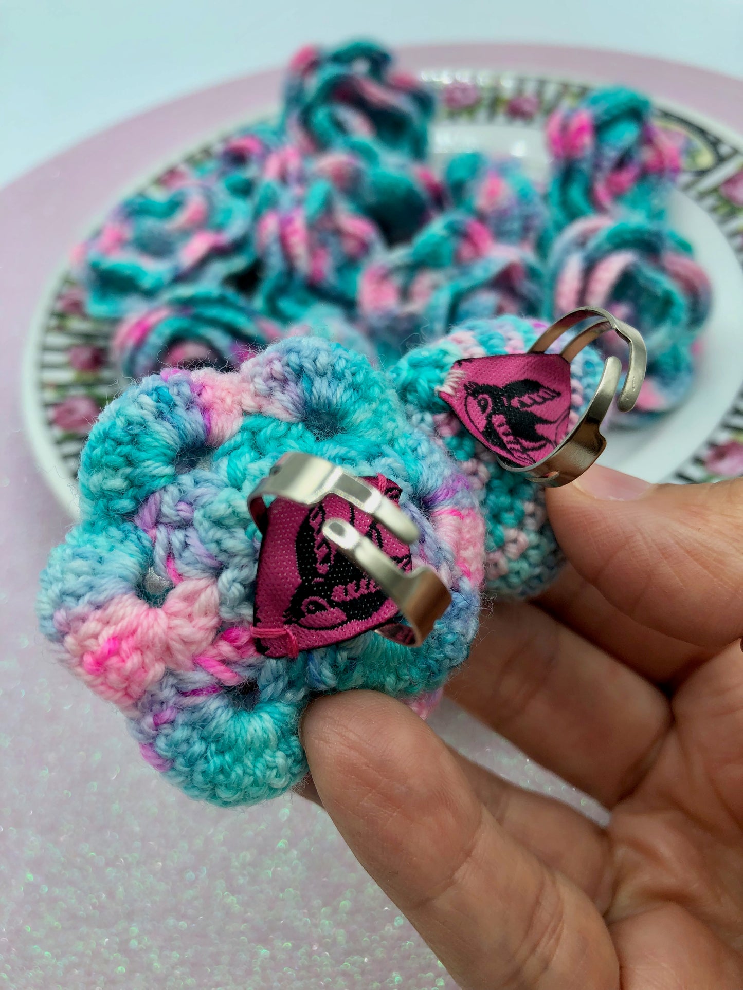 Bague au crochet ; couleur rose/vert