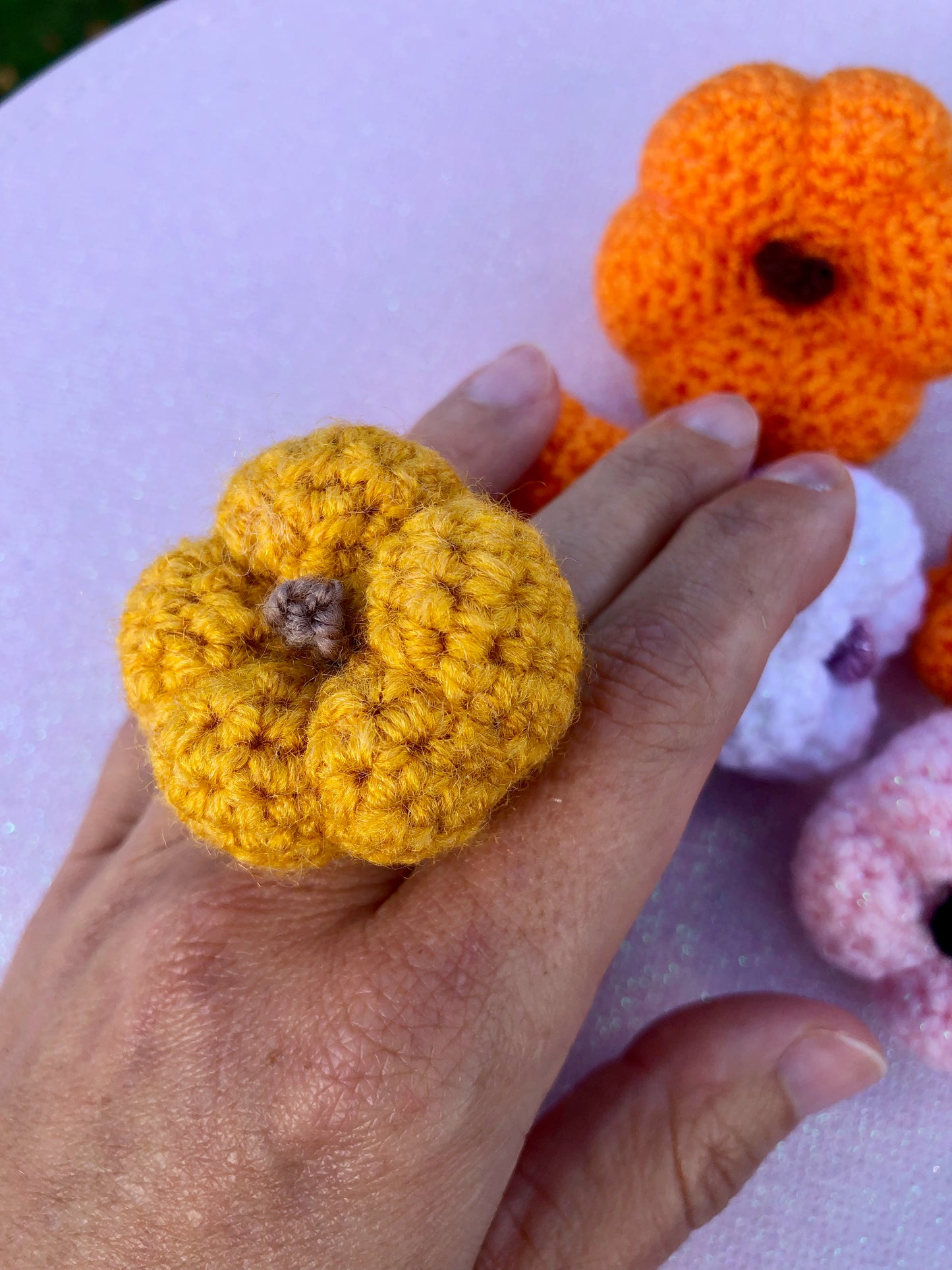 Bague citrouille au crochet