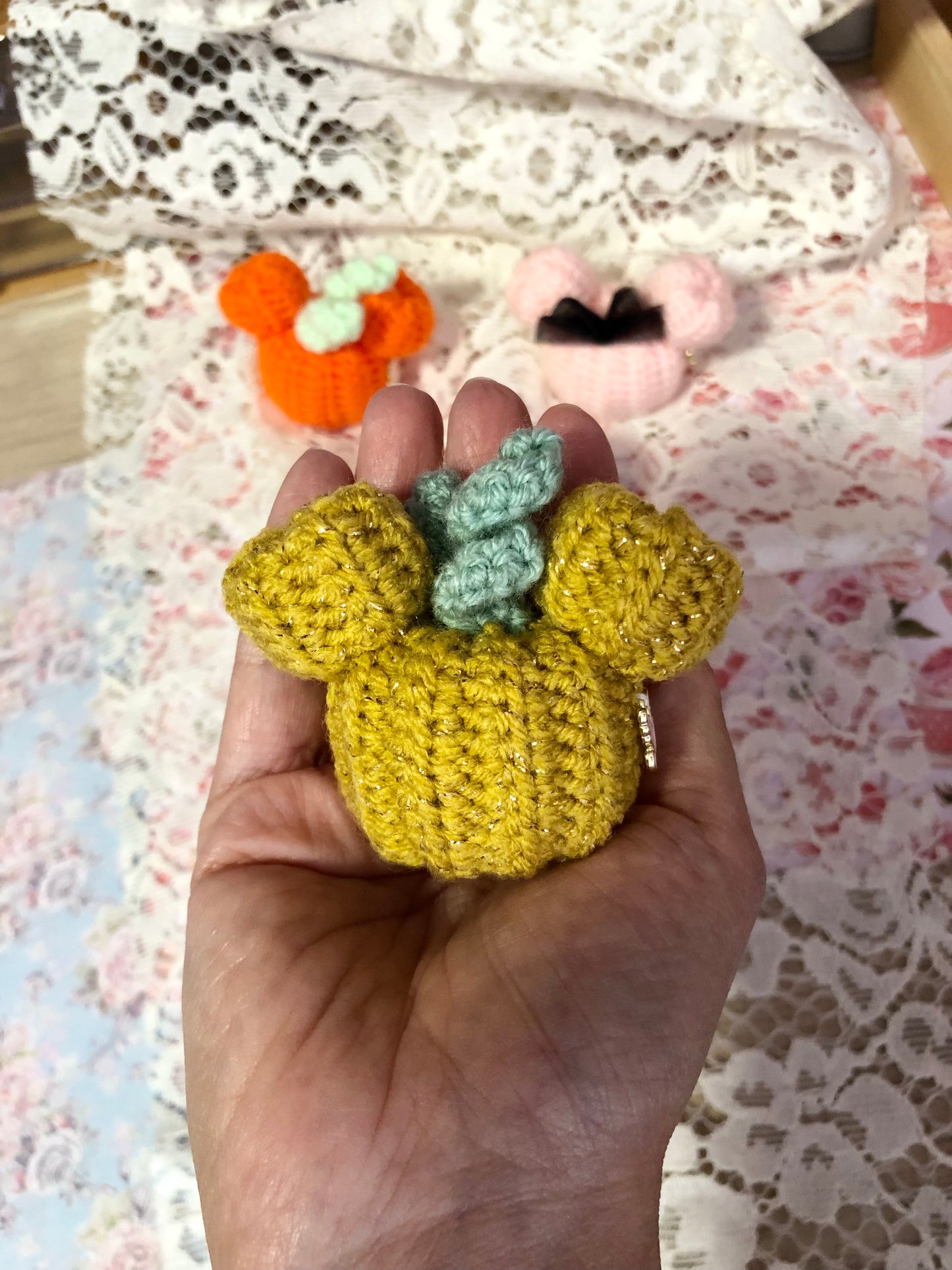 Mini-citrouille Mickey au crochet