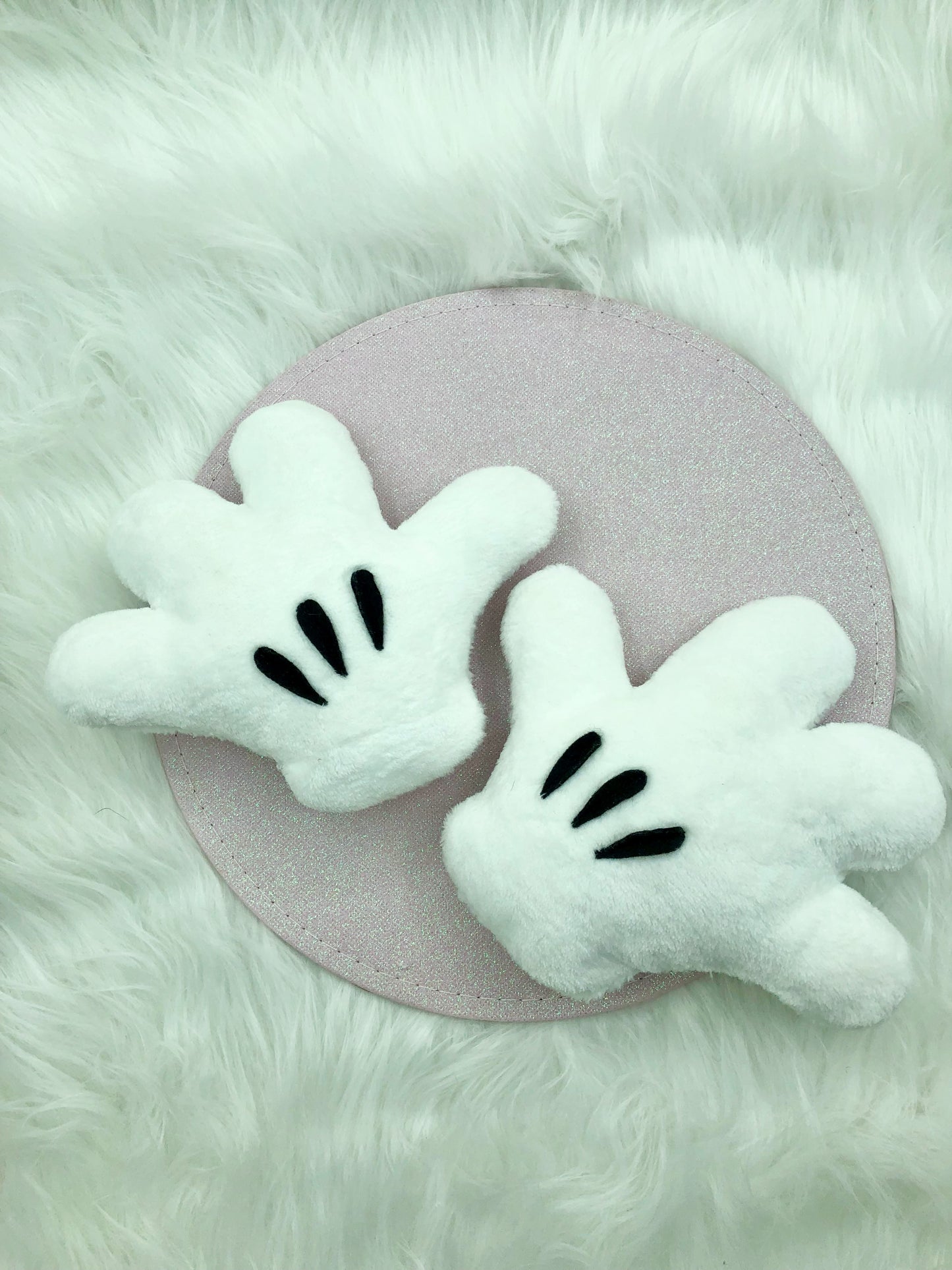 Mini coussin "main de Mickey"